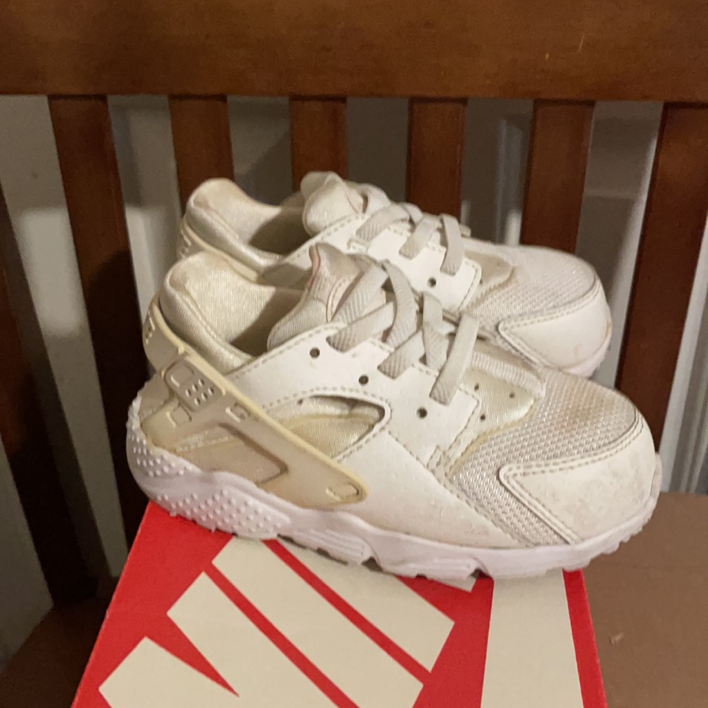 Nike Air Huarache Preowned Size 8t Nike Air Huarache Preowned Size 8t